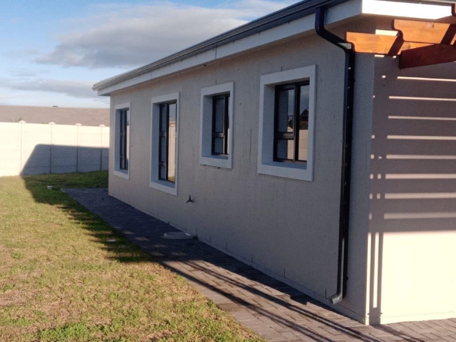 3 Bedroom Property for Sale in Paradise Beach Eastern Cape